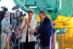 Dilma Ruseau and Raúl Castro inaugurate the Mega Port at Mariel