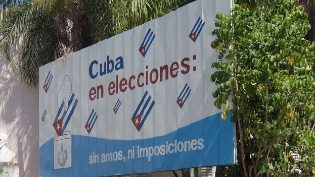 Billboard for the 2008 parliamentary elections. "Cuba in elections: without masters, without impositions"