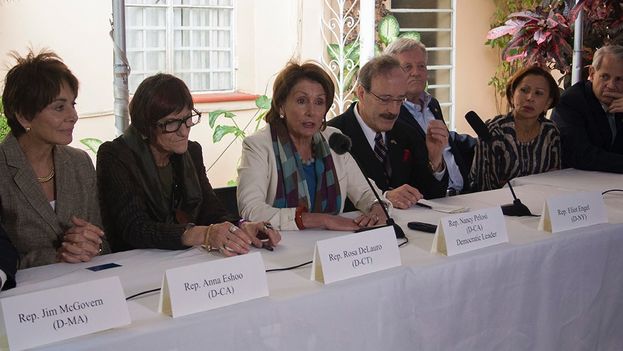 US Congressional Delegation holding a press conference in Havana (Luz Escobar)