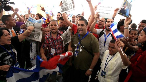 A group of members of the official Cuban delegation will hold a protest at the entrance of the Civil Society Forum. (EFE / Alejandro Bolívar)