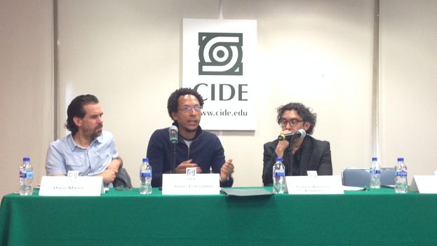 David Miklos, Ahmel Echevarría and Carlos Alberto Aguilera inthe meeting organized by CIDE in Mexico City. (14ymedio)
