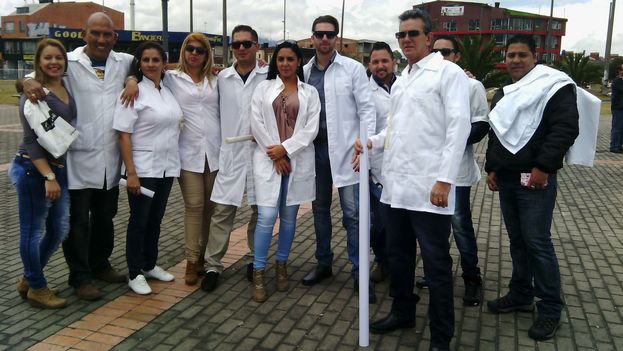 Cuban doctors in Bogotá. (Dened Vega)