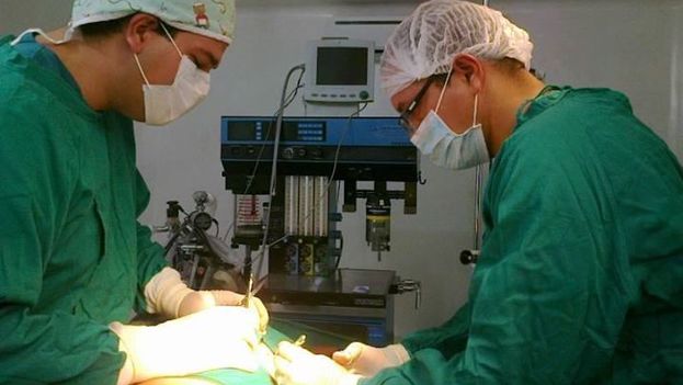 Cuban doctors in Ecuador. (Facebook)