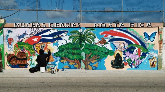 Mural painted by Cubans stranded in Costa Rica. (Courtesy of Angel Luis Fernandez, '14ymedio' reader)