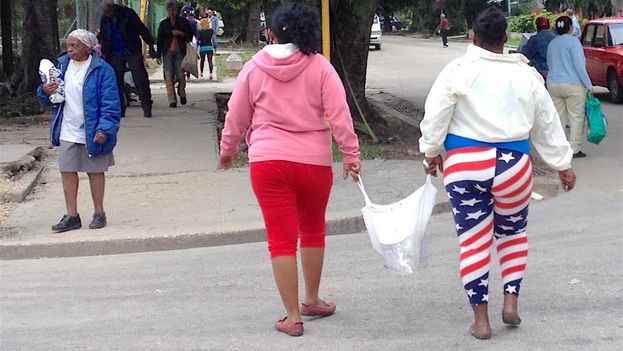 The flag, better "well adjusted" some think. (14ymedio)