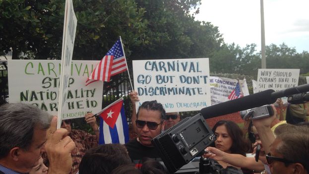 Demonstration at the headquarters of Carnival Cruise Lines in Miami.