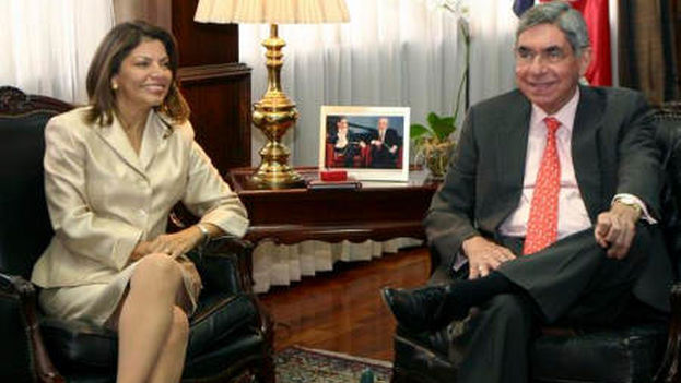 Oscar Arias and Laura Chinchilla, signed the appeal along with dozens of Latin Americans. (TicoVisión)