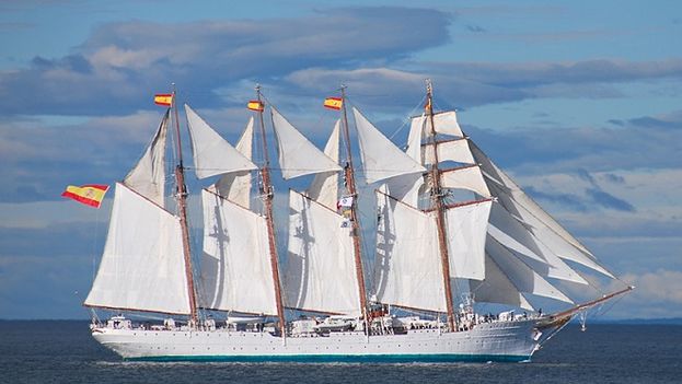 The training ship Juan Sebastian Elcano is the best known barquentine of the Spanish Armada. (M. Exteriores)