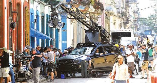 Filming during Fast & Furious 8 in Havana. From Mundo Motorizado.