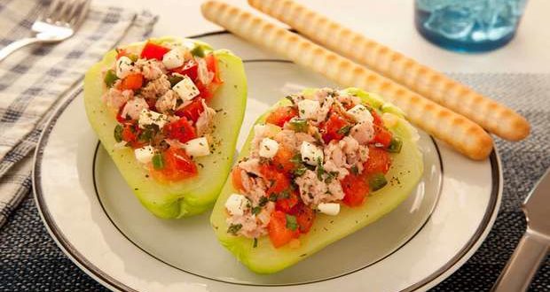 Chayote stuffed with tuna, tomato, onion and cheese. From Bimbo Nutrition Group.