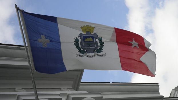 Cienfuegos’ flag flutters in the headquarters of the Provincial People's Power (Courtesy)