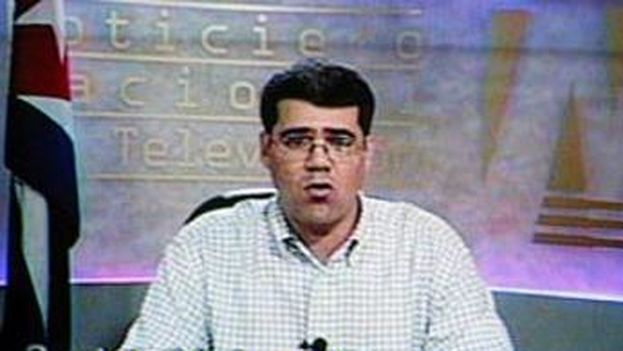 Carlos Valenciaga, chief of staff to Fidel Castro, as he read the proclamation on the night of 31 July 2006. (TV screenshot)