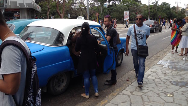 This summer, taxi drivers have become the government’s new public enemy. (14ymedio)