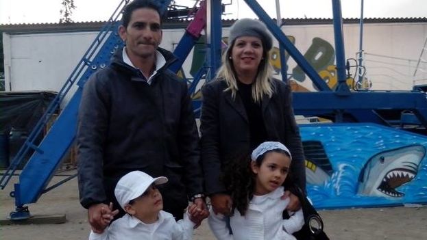 Yanela Vilche with her husband, Johans Tamayo, and their children, Fernanda and Fabio, in Quito, Ecuador.(Courtesy)