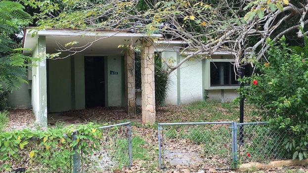 An abandoned house in the Tarara district. (14ymedio)