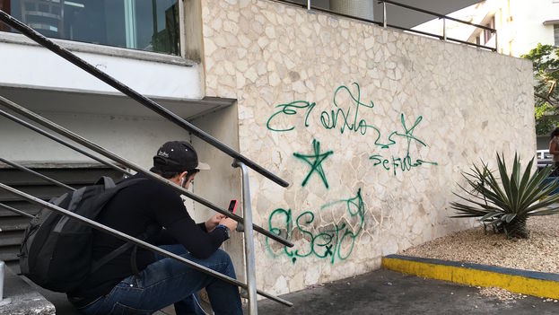 El Sexto’s graffiti after the death of Fidel Castro. (14ymedio)