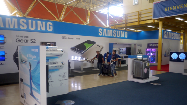 Samsung’s booth in the FIHAV 2015. (14ymedio)