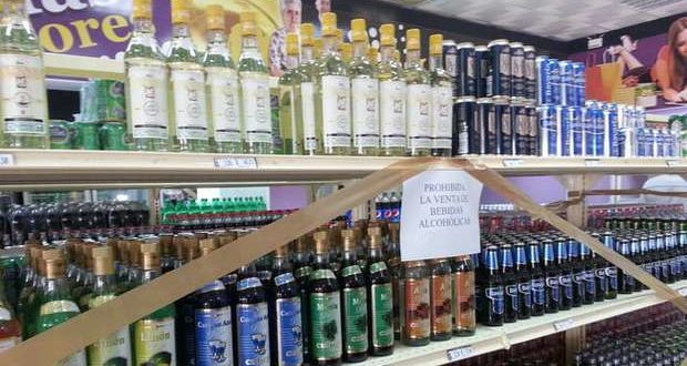 "Sale of alcoholic beverages prohibited" says a sign in a hard-currency shop in Holguín. Taken from 14ymedio.