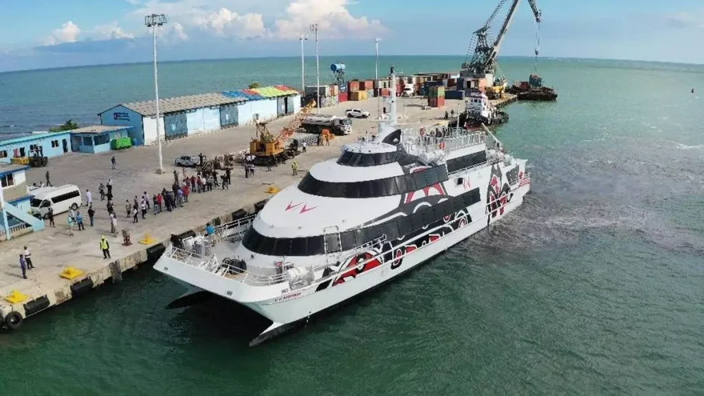 A Mexican Ferry Arrives in Cuba To Serve the Isla de la Juventud